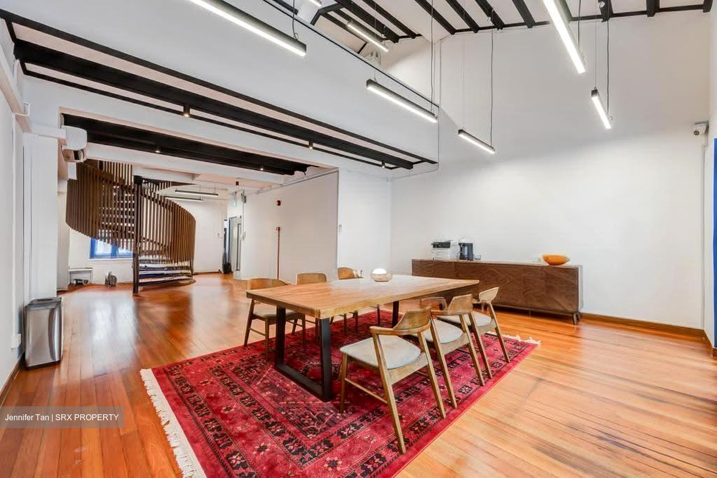 Club Street (D1), Office #615707691